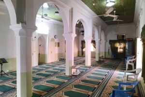 تنها مسجد قدیمی شهر جناح را بجای تخریب، بعنوان میراث فرهنگی مرمت و نگهداری کنید